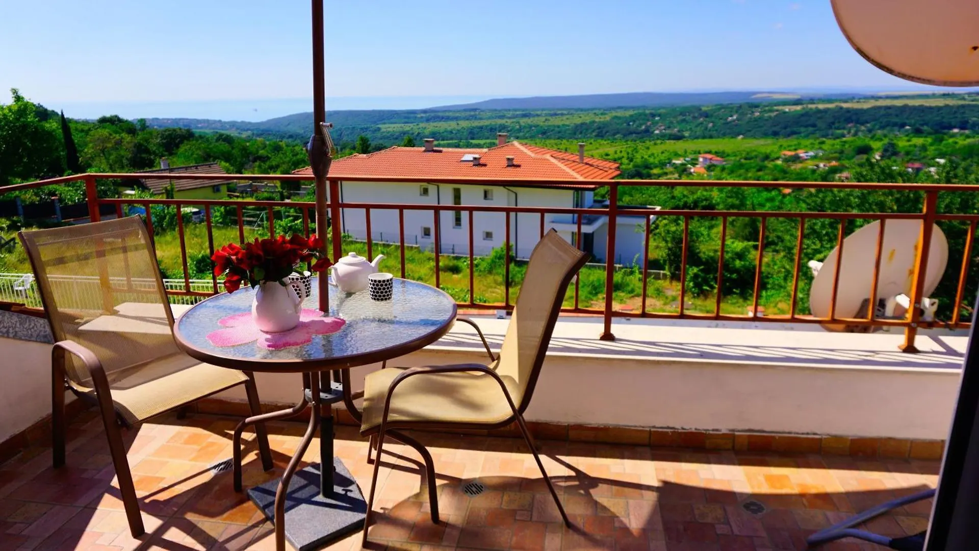 Holiday home Вила Сънрайз - Villa Sunrise Varna